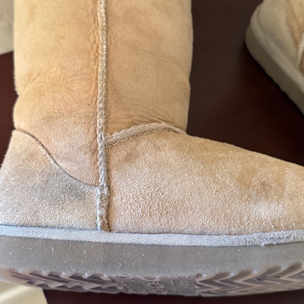 Ugg classic tall boot - Picture 7 of 14